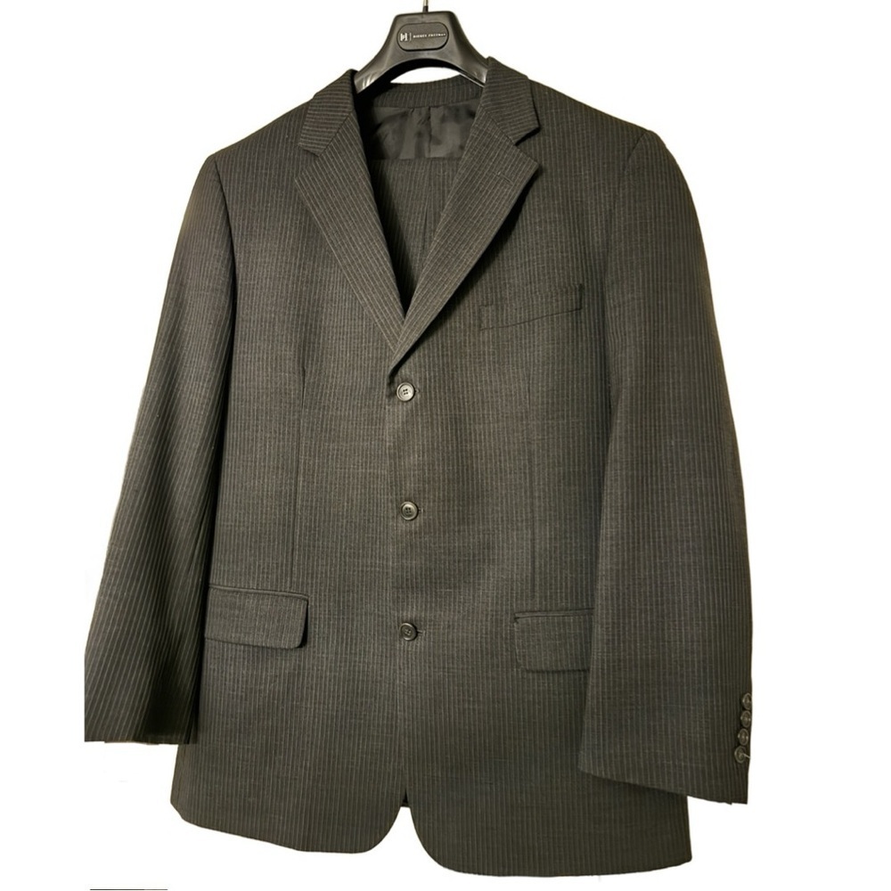 Linea Uomo Dark Gray Pinstripe 2pc Suit Size 44L